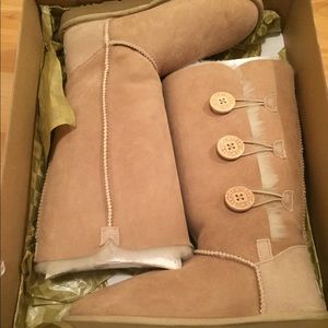 New Ugg Boots size 7